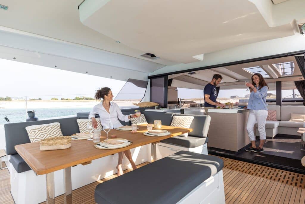 cockpit Aura 51 Fountaine Pajot