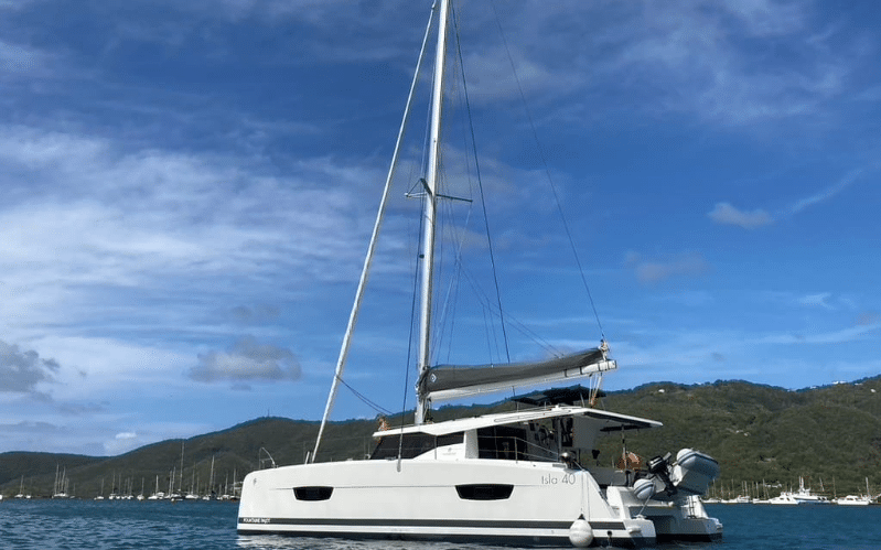 vue profil Isla 40 - Fountaine Pajot