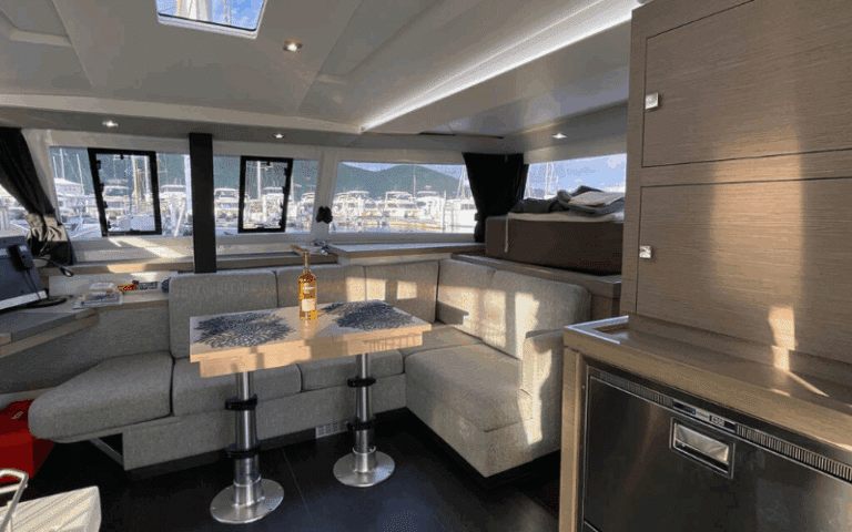 Carré convertible Astréa 42 - Fountaine Pajot