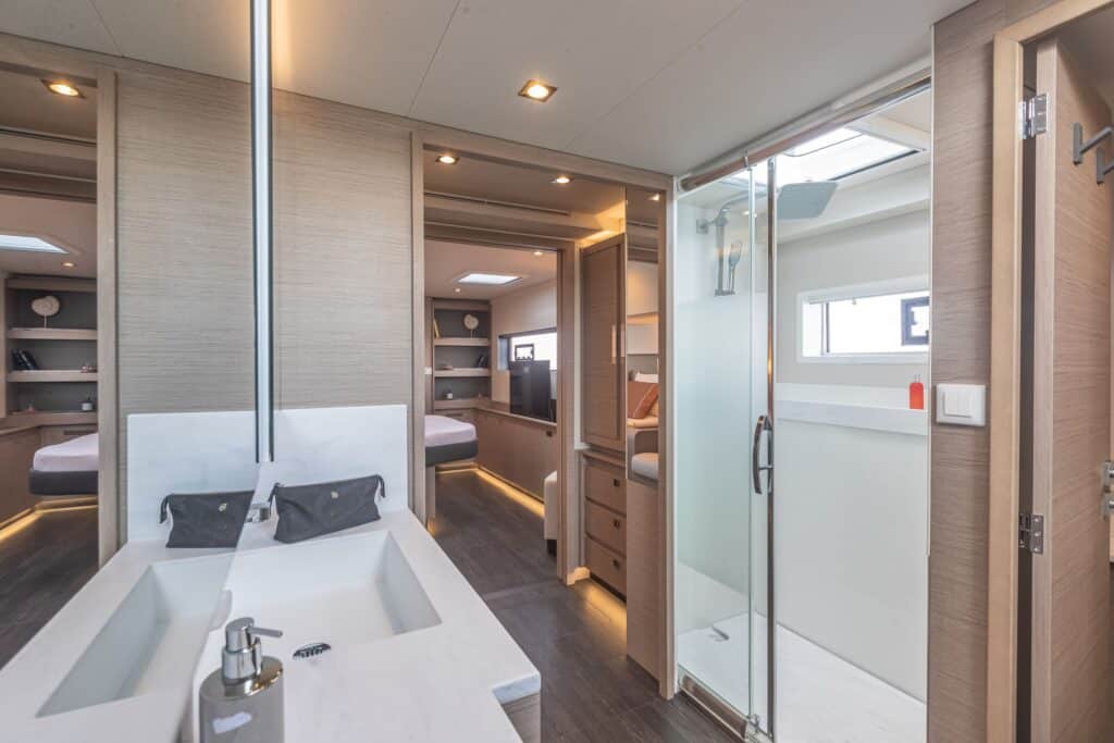 salle de bain Samana 59 Fountaine Pajot