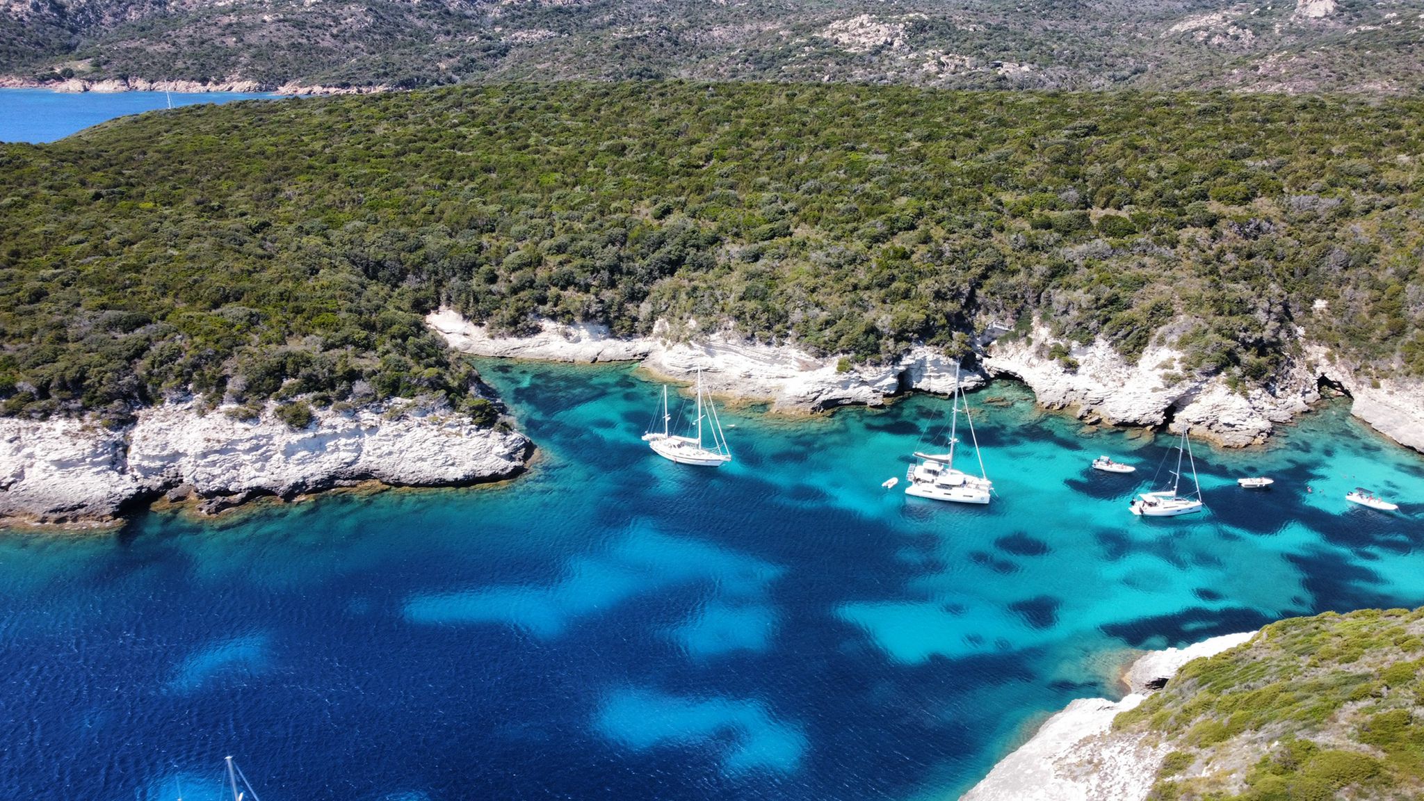 Mouillage catamaran en Corse