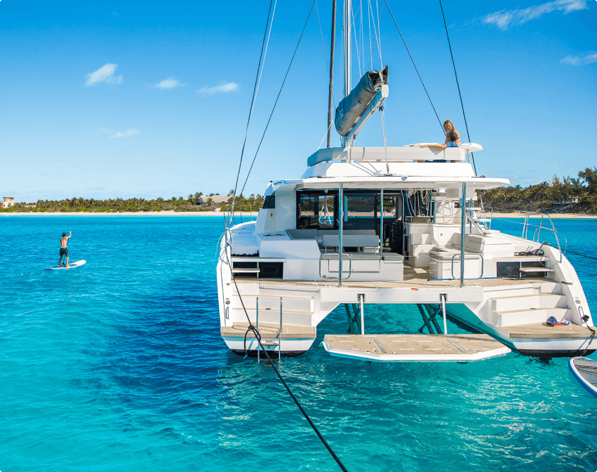 Léopard 50 catamaran au mouillage