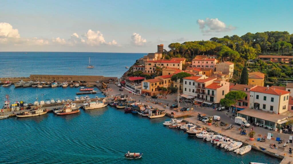 Marina di campo, Ile d'Elbe, Italie - Jovannig -