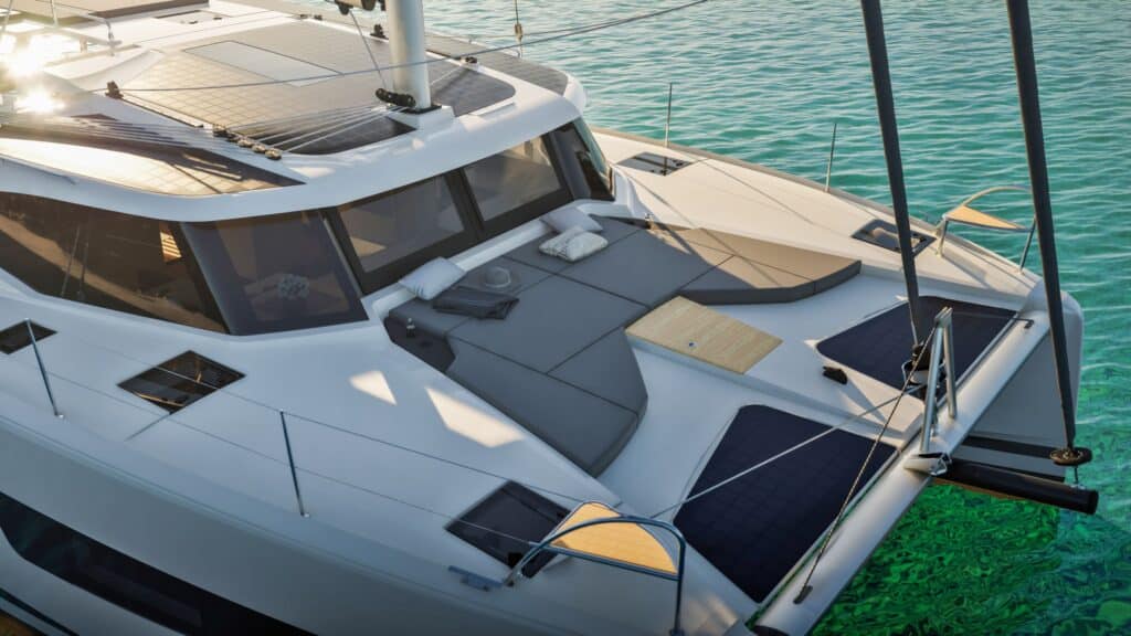 New 41 Fountaine Pajot plage avant