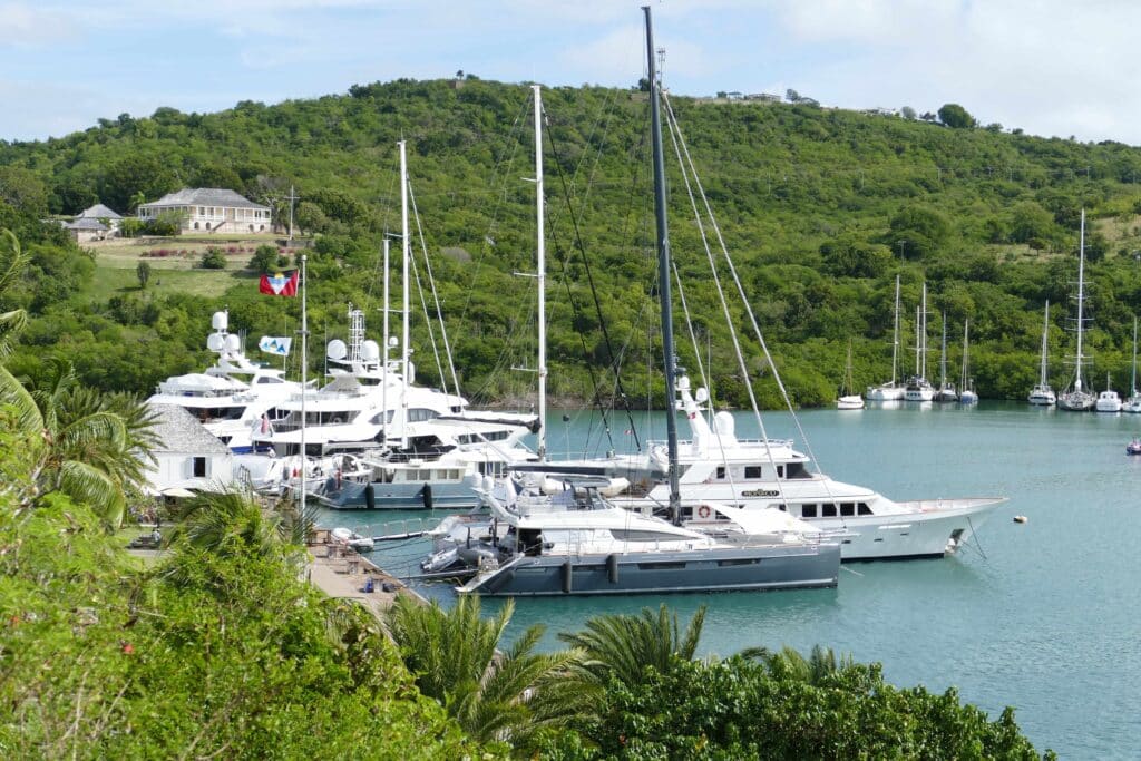 Port à Antigua, Caraïbes