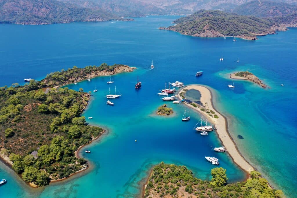 Vue aérienne îles de Yassıca - Gocek Fethiye Turquie - anemone -