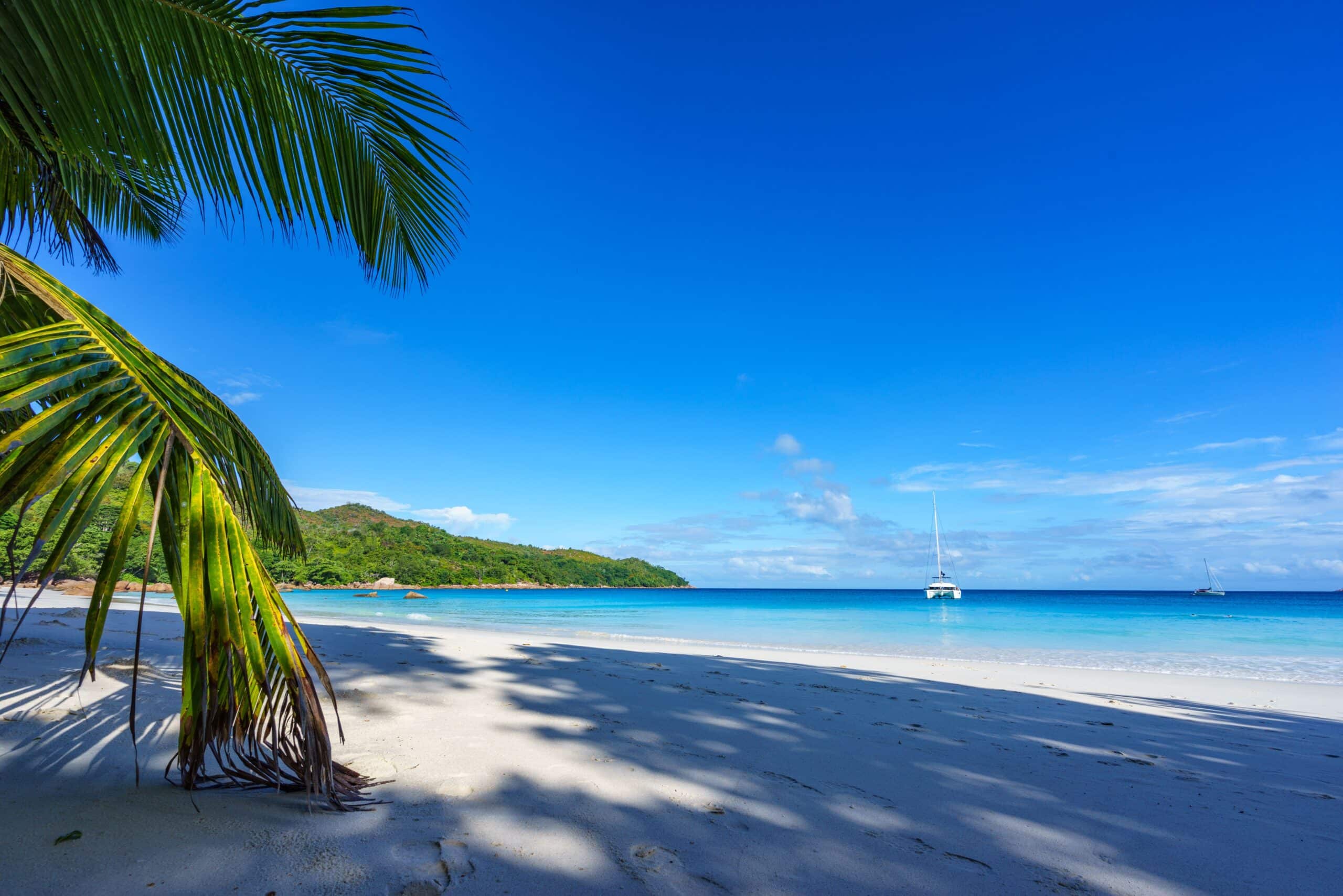 Catamaran Dans L'anse Lazio, Praslin, Seychelles -Christian B