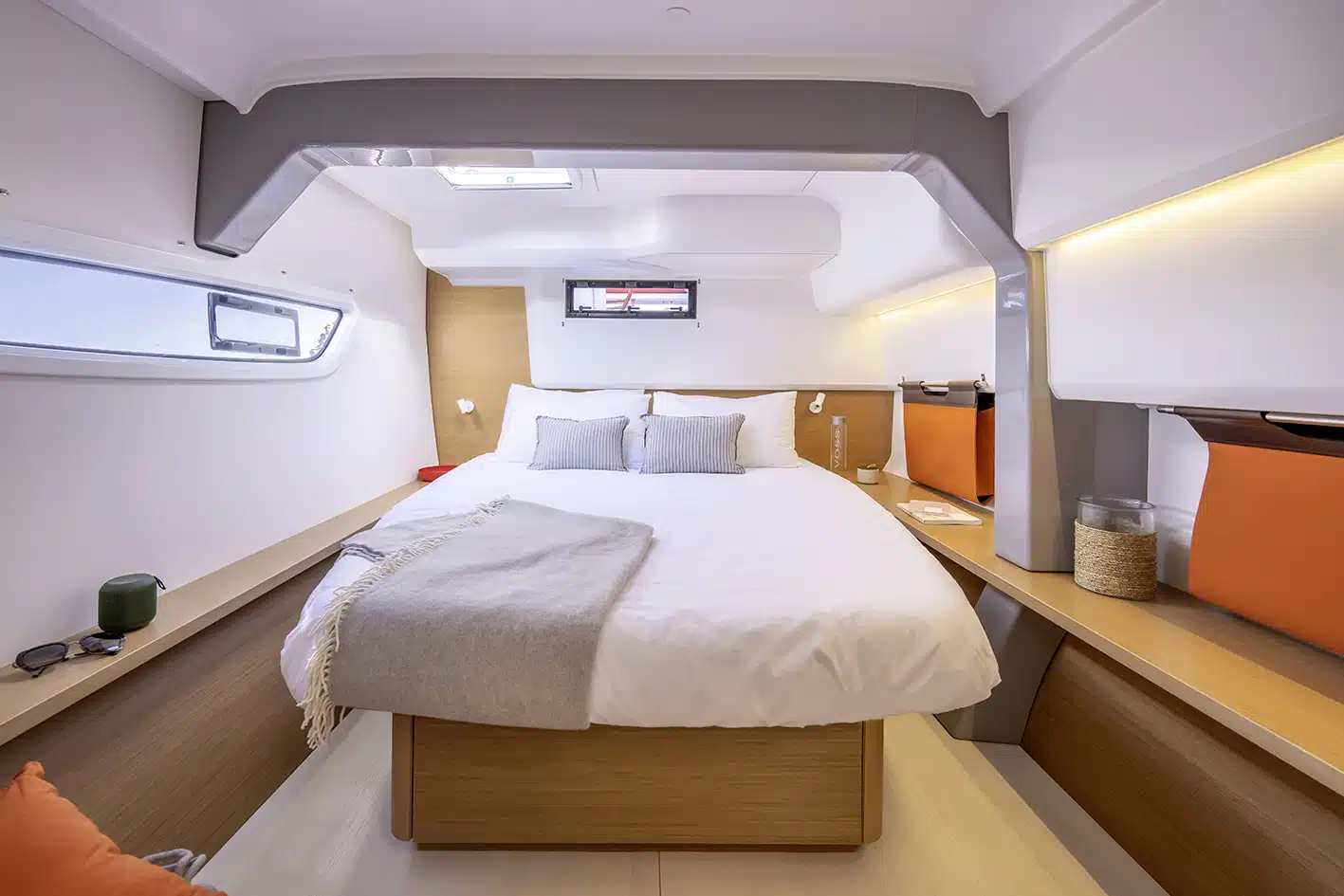 Excess 14 Catamaran Cabine