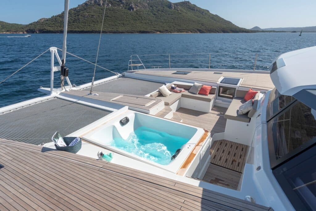 Jacuzzi Alégria 67 Fountaine Pajot